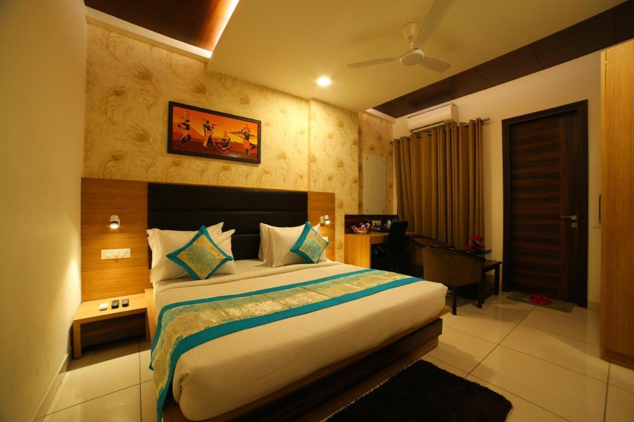 Hotel Grand Regency By Jmd Group Near Delhi Igi Airport Új-Delhi Kültér fotó