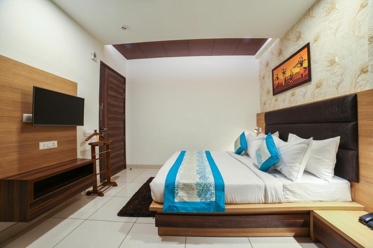 Hotel Grand Regency By Jmd Group Near Delhi Igi Airport Új-Delhi Kültér fotó