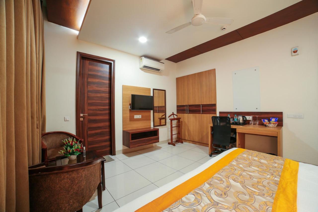 Hotel Grand Regency By Jmd Group Near Delhi Igi Airport Új-Delhi Kültér fotó