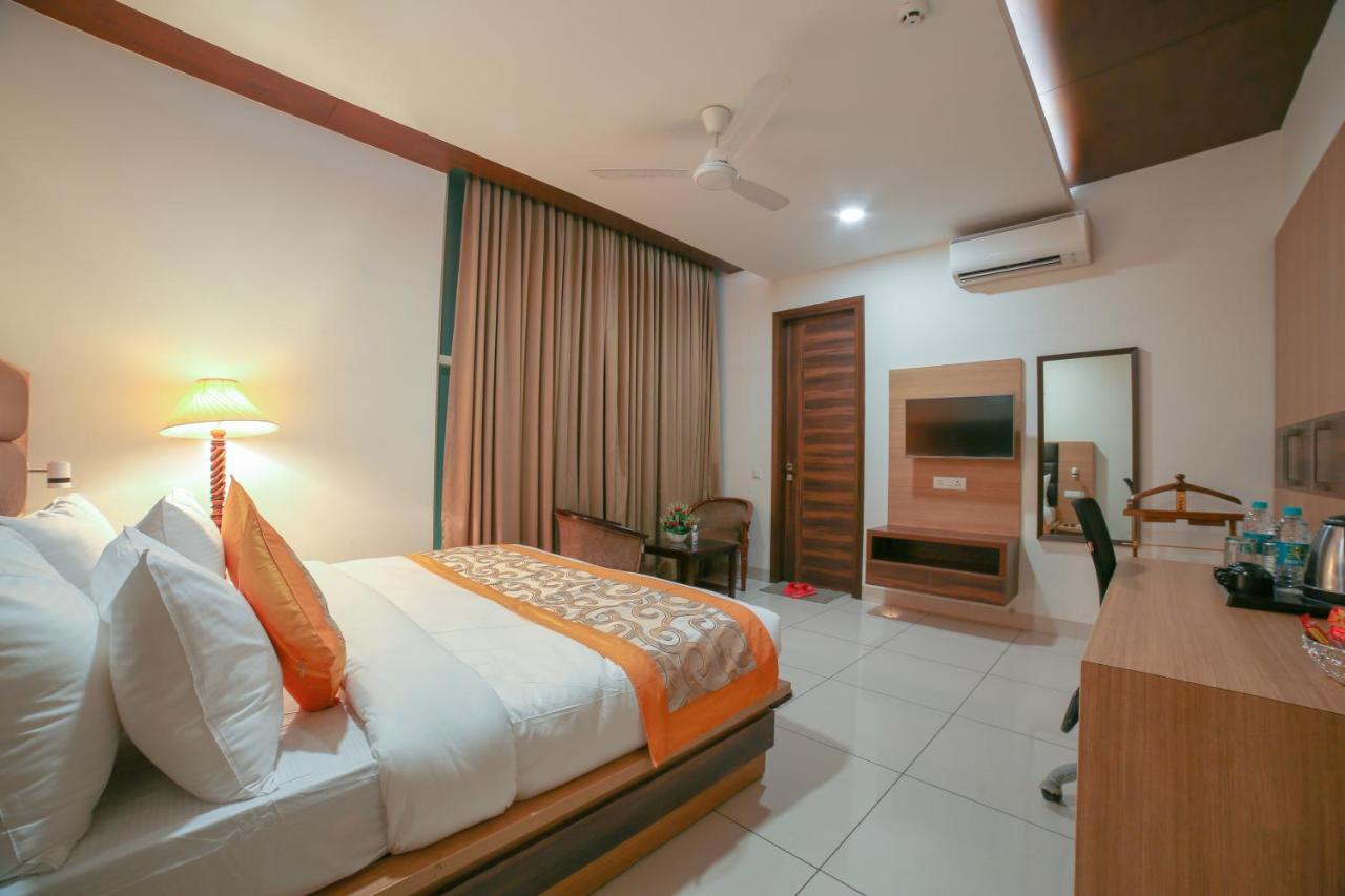 Hotel Grand Regency By Jmd Group Near Delhi Igi Airport Új-Delhi Kültér fotó